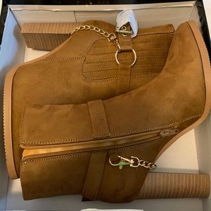 Size 9 Fallon Bootie Cognac